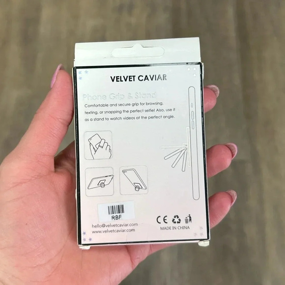 BNIB Velvet Caviar Butterfly Phone Grip and Stand - Picture 2 of 8